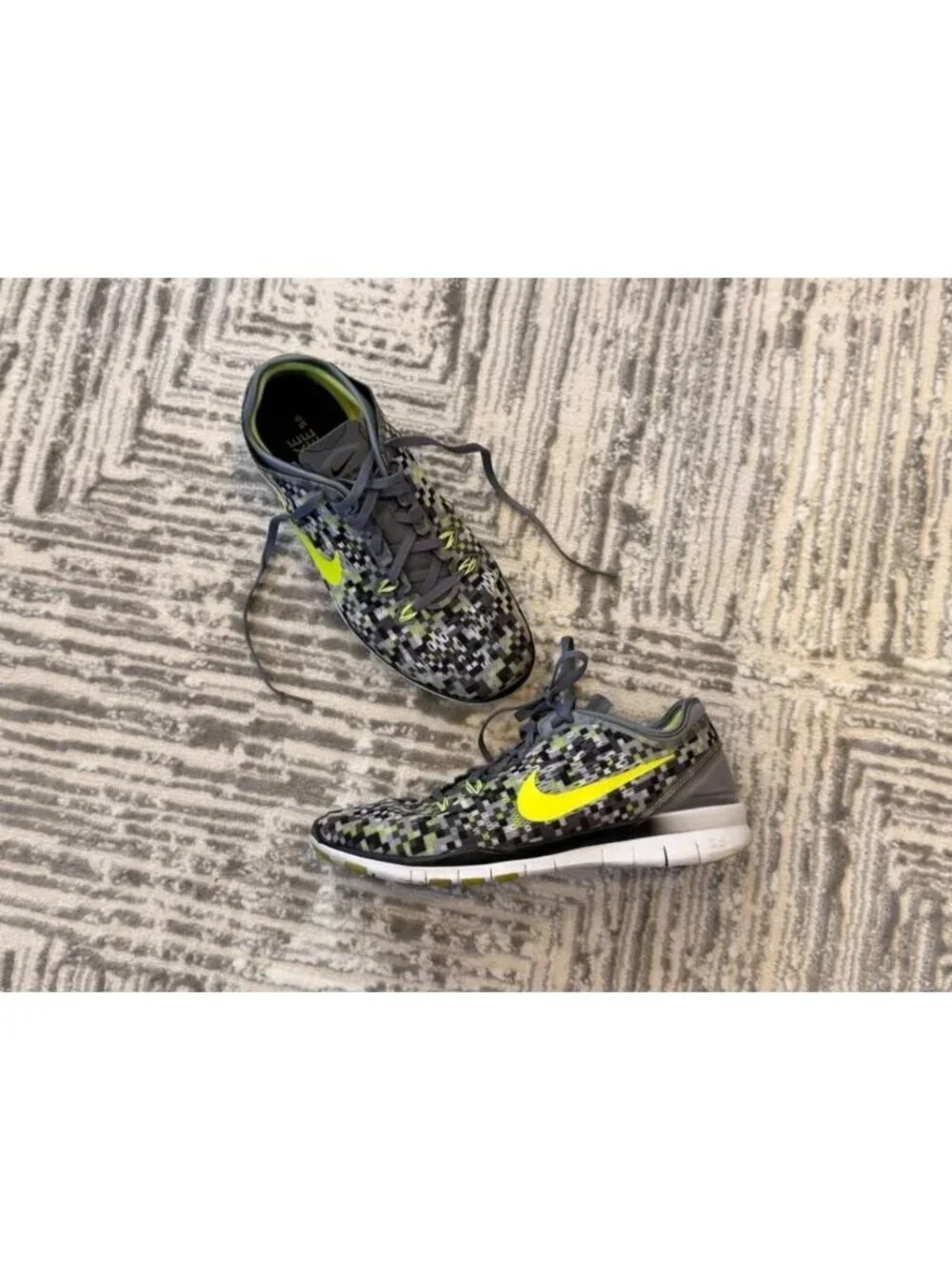 Nike Air Free TR Fit 5 women's size 9 Running Sneakers 704695-015